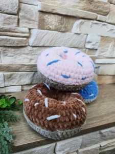 Háčkovaný donut 