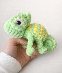 Háčkovaný chameleon
