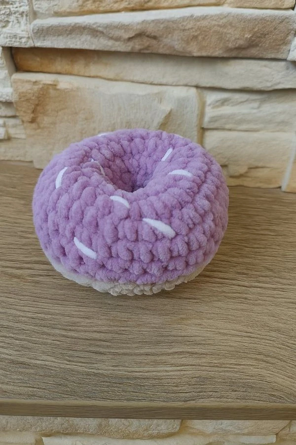 Háčkovaný donut 