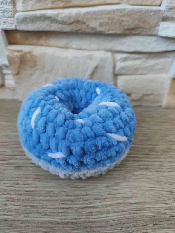 Háčkovaný donut 
